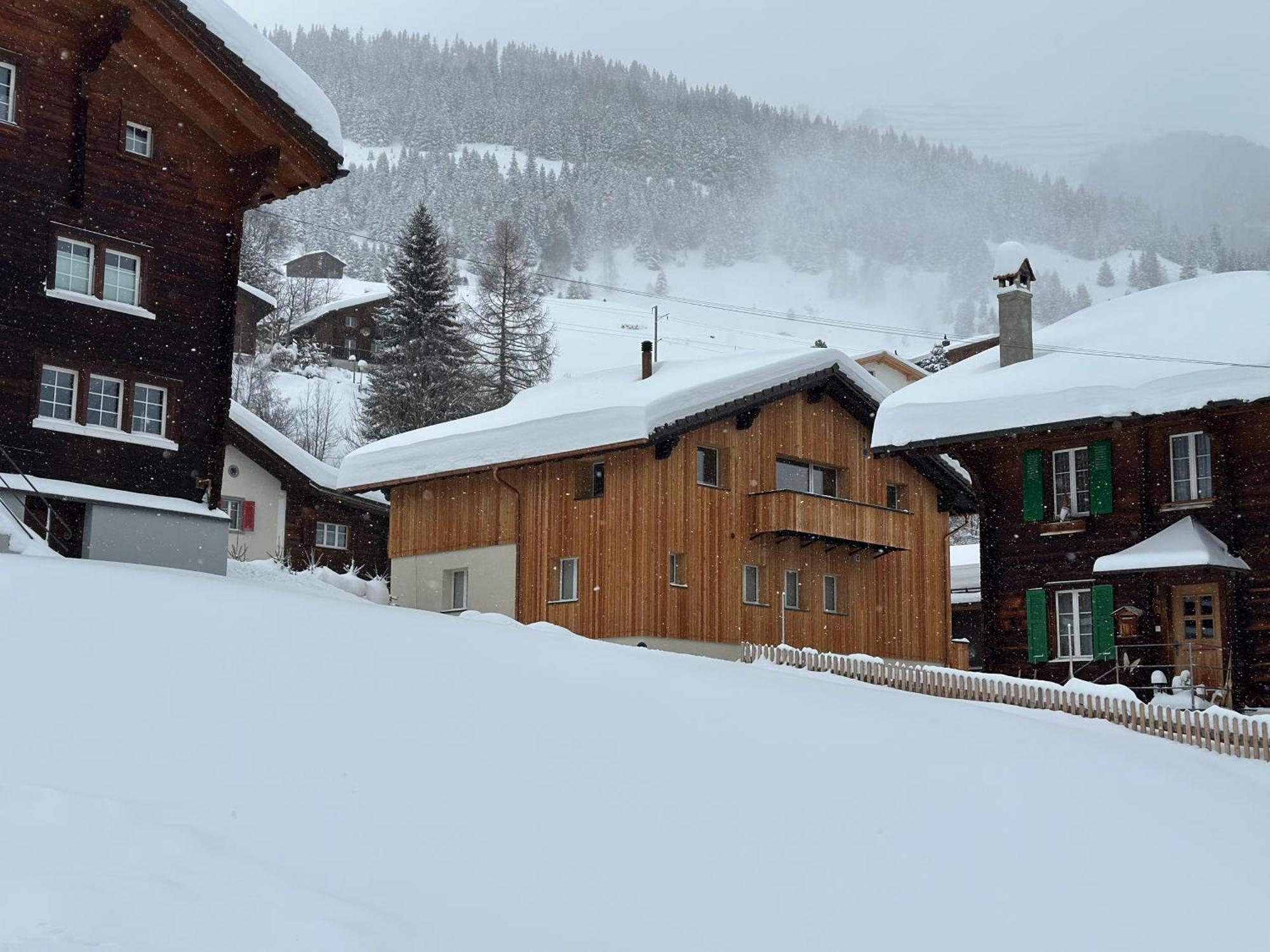 Yeti Lodge Sedrun Esterno foto